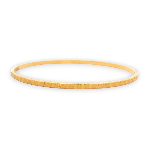 22kt Gold Slim Bangle – Lightweight Hammered Kada, Minimalist Single Piece Close-Up – RJLB3554B