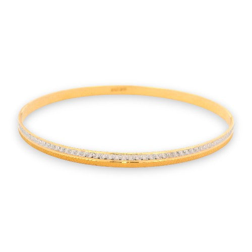 22kt Gold Slim Bangle – Dual Tone Kada with Elegant Sparkle Design, Lightweight Single Piece Close-Up – RJLB3563B