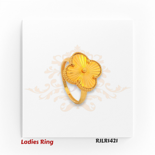 Four-petal clover-inspired gold ladies ring with a radiant grooved surface and delicate beaded outline for a refined look. RJLR1421