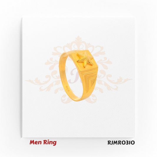Gold ring for men with a sleek rectangular top, adorned with a prominent star design and chevron-patterned detailing for a distinctive modern look. Model RJMR0310.