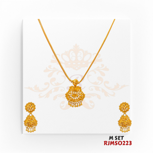 22kt Gold Jhumka Necklace Set RJMSO223 – A 14.40-gram necklace set featuring an intricately designed jhumka-style pendant with matching earrings, available at Regal Jewels.
