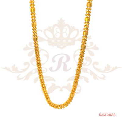 The Gold Chain RJGC2063, a stunning and elegant piece of jewelry from Regal Jewels. This chain is crafted from high-quality 22kt yellow gold, weighing 9.90 grams. With its classic design, this chain is both timeless and versatile, making it a perfect accessory for any occasion. Its exquisite craftsmanship and attention to detail make it a must-have addition to any jewelry collection.