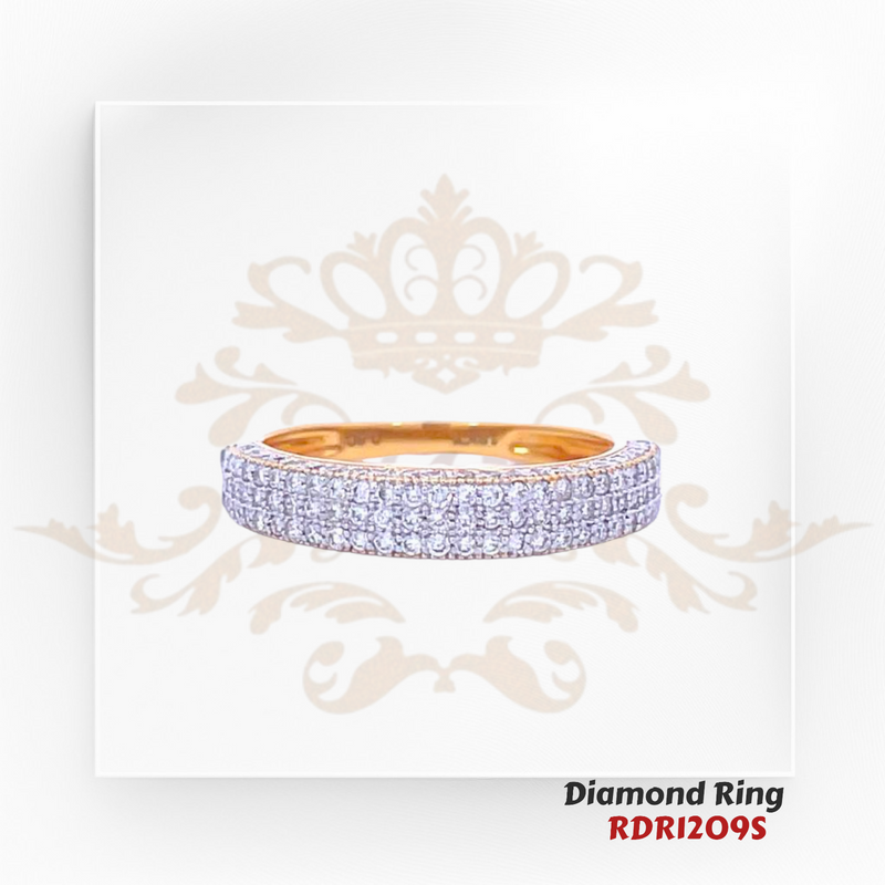 18kt gold diamond ring weighing 2.60 gm. The diamond is of VVS2-VS1 clarity and F-G color. Total diamond weight is 0.60 ct.