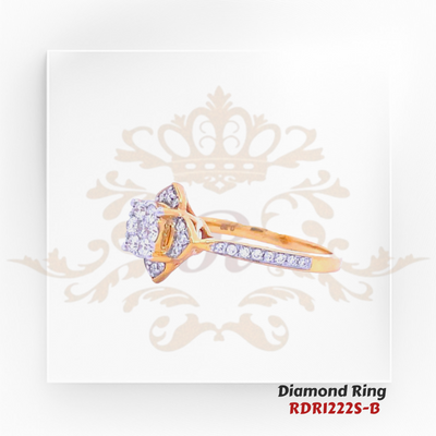 18kt gold diamond ring weighing 3.88 gm. Size 6.00. The diamond is of VVS2-VS1 clarity and F-G color. Total diamond weight is 0.39 ct.