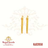 22k gold plain Bali earring. SKU: RJE2058. Weight: 1.90 grams. Height: 2.0cm. Width: 2.0cm.