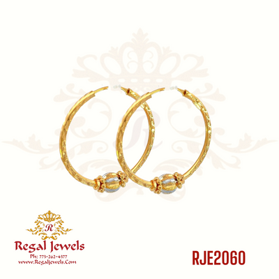 22k gold Bali with a ball in the middle, featuring a two-tone design of yellow gold and rhodium. Weight: 5.40 grams. Height: 3.0cm. Width: 3.0cm.