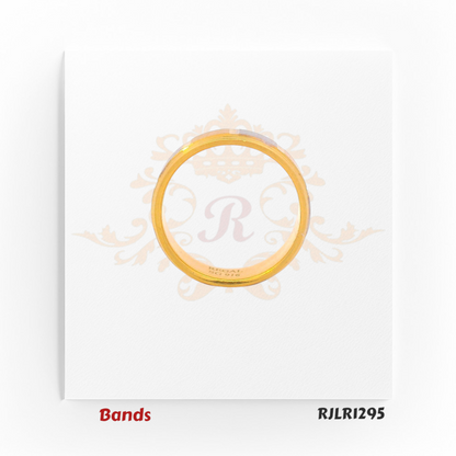 A distinctive 22kt two-tone gold band featuring alternating rectangular white gold panels beautifully set against a polished yellow gold base — a perfect blend of modern design and classic luxury. Model: RJLR1295.