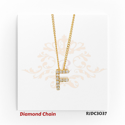 Refined yellow gold necklace with an “F”-shaped pendant, beautifully set with shimmering round-cut diamonds. Hung from a twisted rope-style gold chain, model RJDC3037 exudes elegance and classic charm.
