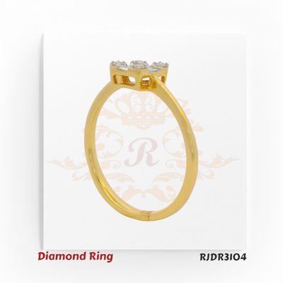 18kt yellow gold ring featuring a rectangular baguette and round diamond cluster – RJDR3104