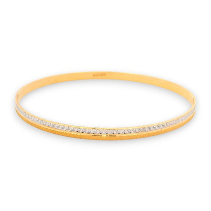 22kt Gold Slim Bangle – Dual Tone Kada with Elegant Sparkle Design, Lightweight Single Piece Close-Up – RJLB3563B