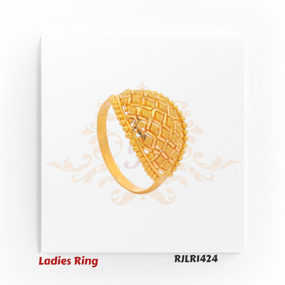 Angled side view of the gold ladies ring highlighting the domed latticework design, smooth band, and bead-edged detailing for a timeless appeal. Model RJLR1424.