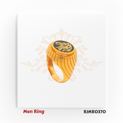This commanding gold men’s ring boasts an oval black enamel centerpiece, intricately detailed with a roaring lion motif in gold, all anchored on a textured ridged band for a bold and masculine finish. Model: RJMR0370.