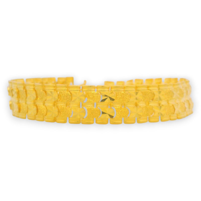 Elegant 22kt gold men’s bracelet with unique half-moon textured link design and polished detailing – RJMB0093.