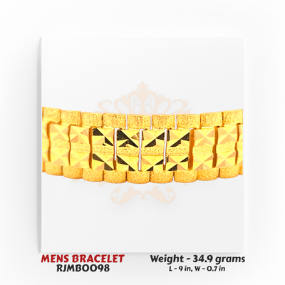 Close-up of 22kt Gold Men's Bracelet RJMB0098 showing pyramid-cut polished links and rich handcrafted texture by Regal Jewels Chicago.