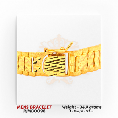 Lock clasp of 22kt Gold Men's Bracelet RJMB0098 with detailed engraving and secure fit design by Regal Jewels Chicago.