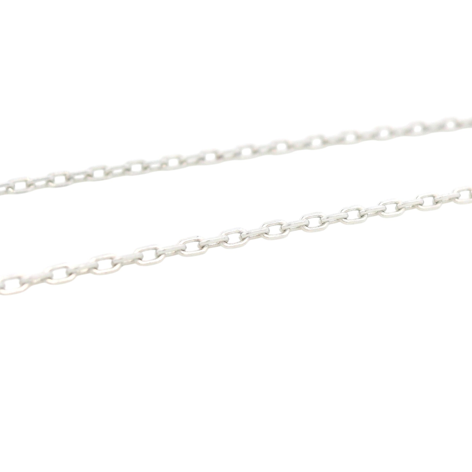Close-up of sterling silver cable chain with polished oval links, versatile and durable jewelry design – Regal Jewels Chicago RJSC0003