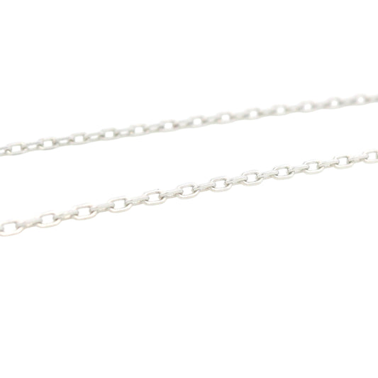 Close-up of sterling silver cable chain with polished oval links, versatile and durable jewelry design – Regal Jewels Chicago RJSC0003