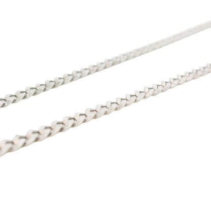 Close-up of sterling silver curb chain with polished links, durable and stylish unisex jewelry – Regal Jewels Chicago RJSC0008