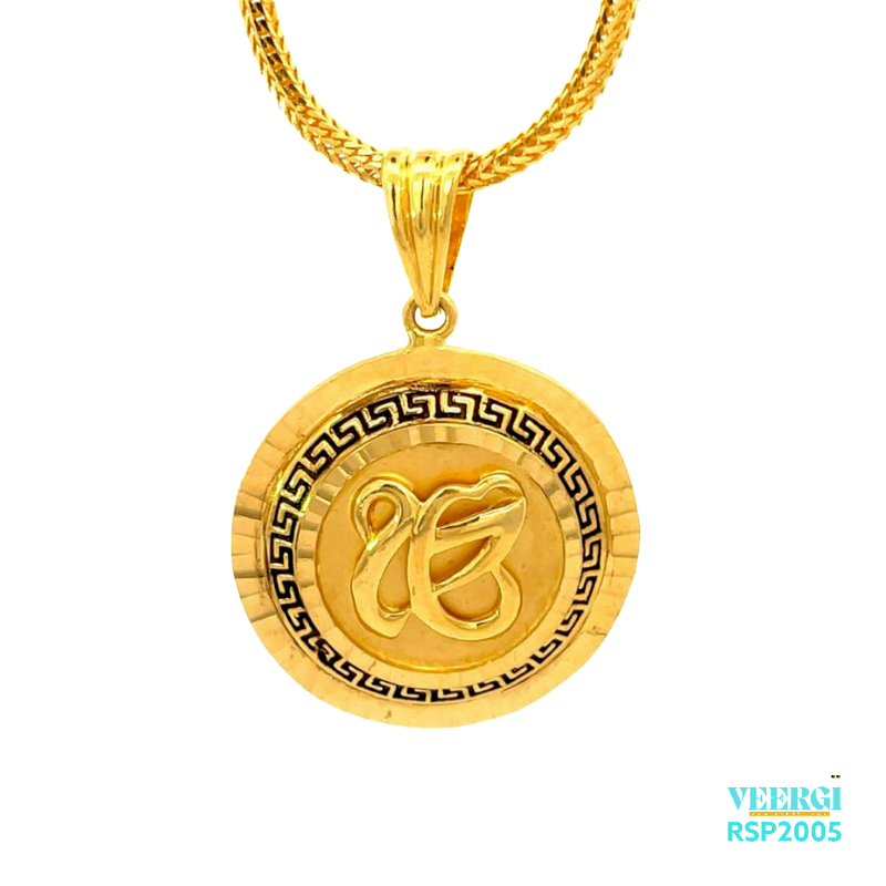 The VeerGi Presents 22kt gold Sikh Pendant of Ek Onkar is a beautiful piece of jewelry that features the Ek Onkar symbol in a 3D cut-out design on a round base. The pendant is adorned with a Greek border in black, adding an elegant and sophisticated touch. The Ek Onkar symbol itself is finished in a gloss finish, giving it a polished and reflective appearance. This pendant belongs to the Sikh Pendant collection with the code RSP2007 and has a weight of 9.00 grams.