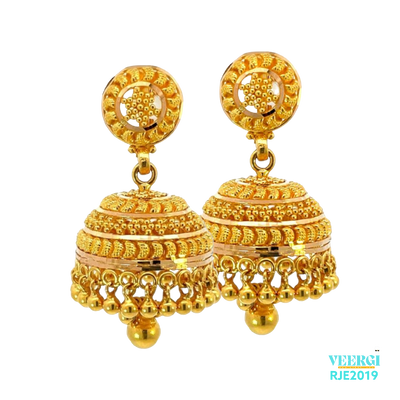 A 22kt gold jhumka with a single jhumar and glossy balls all around is a beautiful and intricate Indian earring design. The earrings are made of 22-karat gold