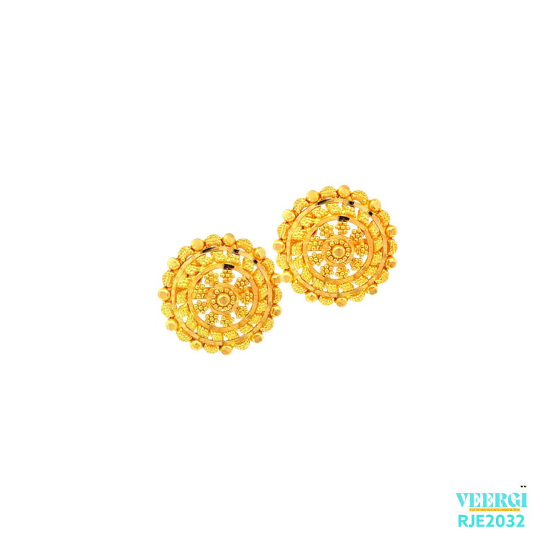 VeerGi Presents,  The 22kt gold handmade earring tops with a screw back post is a timeless and classic piece of jewelry. This earring belongs to the Tops Earrings collection with the code RJE2032. It weighs 4.40 grams and has a height of 1.0cm and a width of 1.0cm.