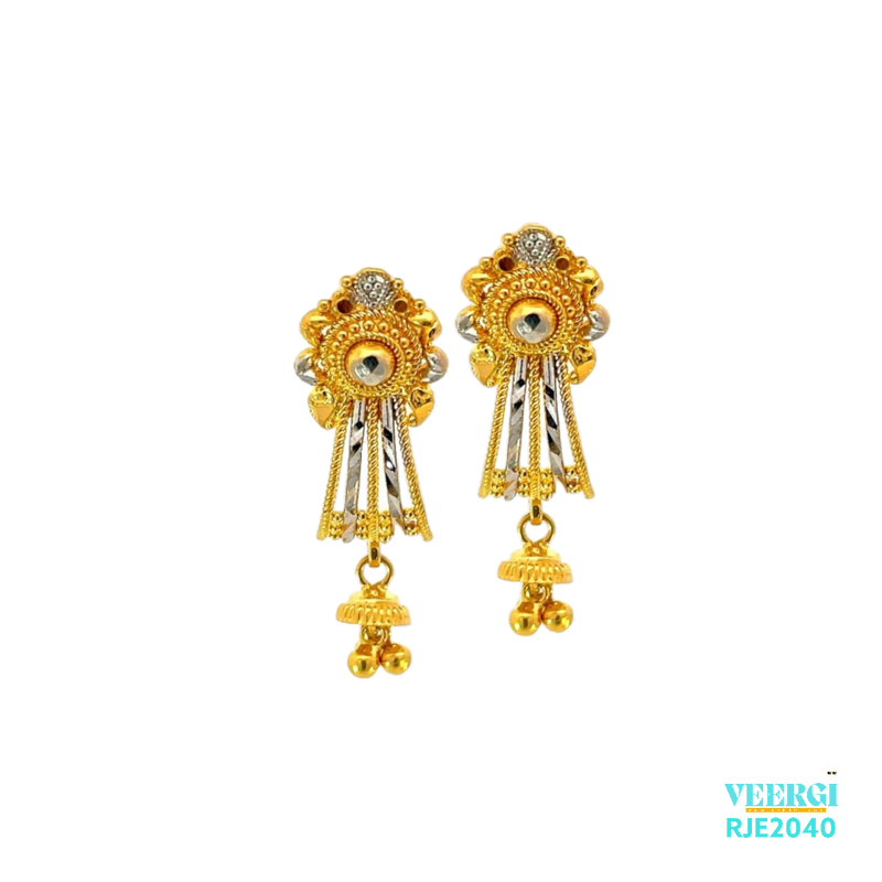 VeerGi Presents, 22kt gold earring with a screw back post, featuring a 2-tone design in rhodium and yellow gold with latkans, is indeed a beautiful and unique piece of jewelry. These earrings belong to the Tops Earrings collection with the code RJE2040. They weigh 4.60 grams and have a height of 2.5cm and a width of 1.0cm.
